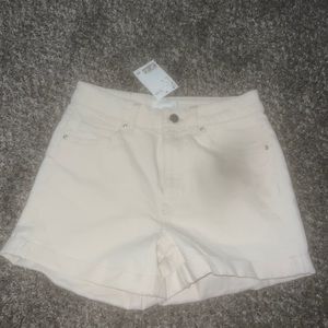 cream jean shorts